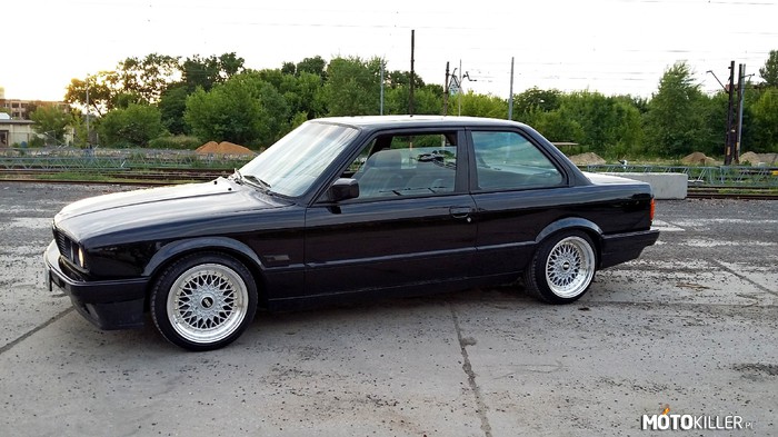 BMW E30 kup, zrób i sprzedaj – i kolejny samochód z programu samochód marzeń tym razem bmw E30. 