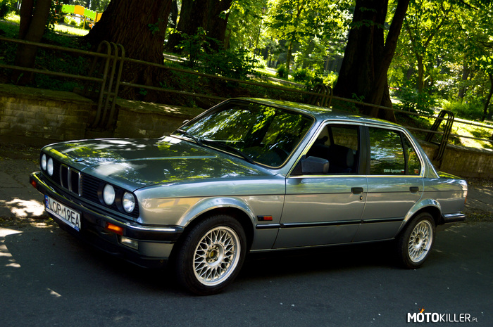 BMW E30 1985r – Moje małe marzenie spełnione.  Jeszcze żółte blachy i będzie idealnie. 