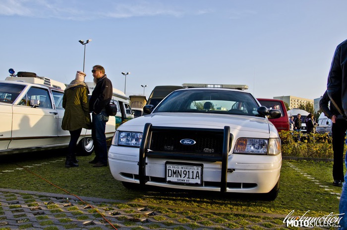 Ford Crown Victoria Police Interceptor –  