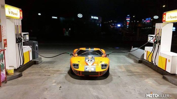 FORD GT40 – Na dwa dystrybutory. 