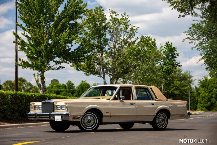 1984 Lincoln Town Car –  