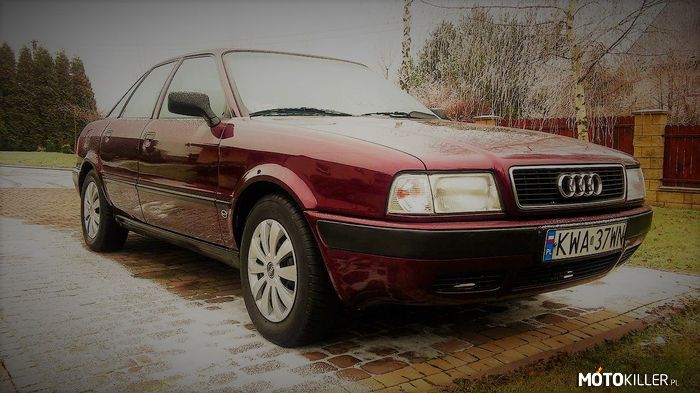 Audi 80 B4 – Auto w rodzinie od paru dobrych lat przekazywane z wujka na mojego tatę a teraz na mnie. Dostała ode mnie nowy lakier. 
